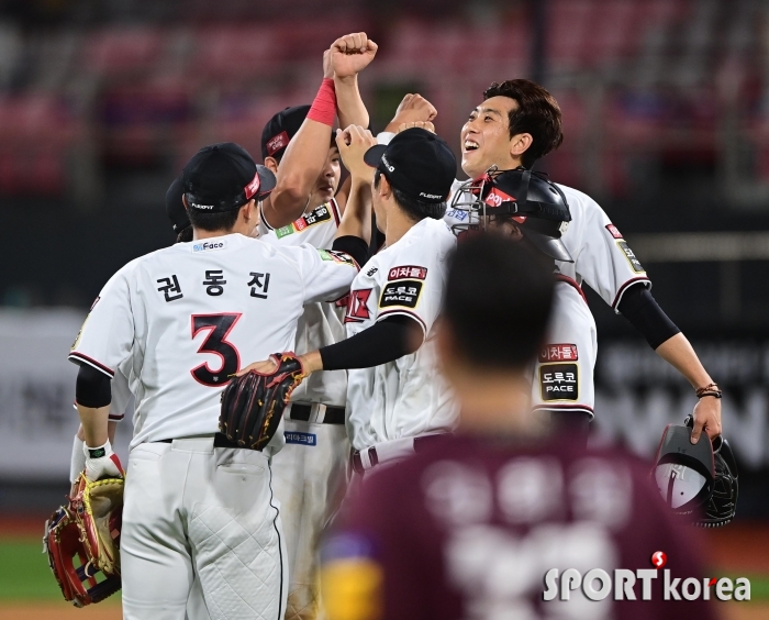 KT 키움에 8-2로 승리하며 위닝시리즈