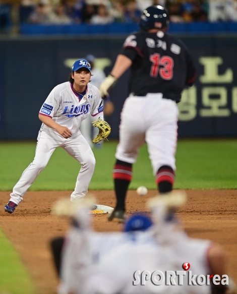 김상수 `몸 던진 송구 잘 받을께`