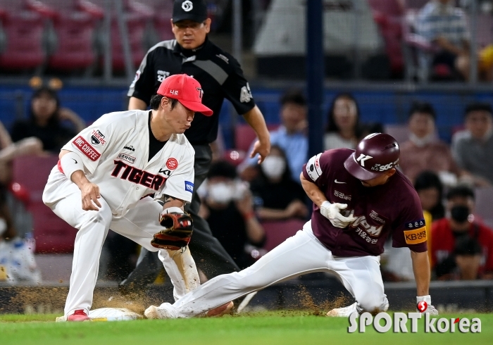 이용규, 허를 찌른 3루 도루!