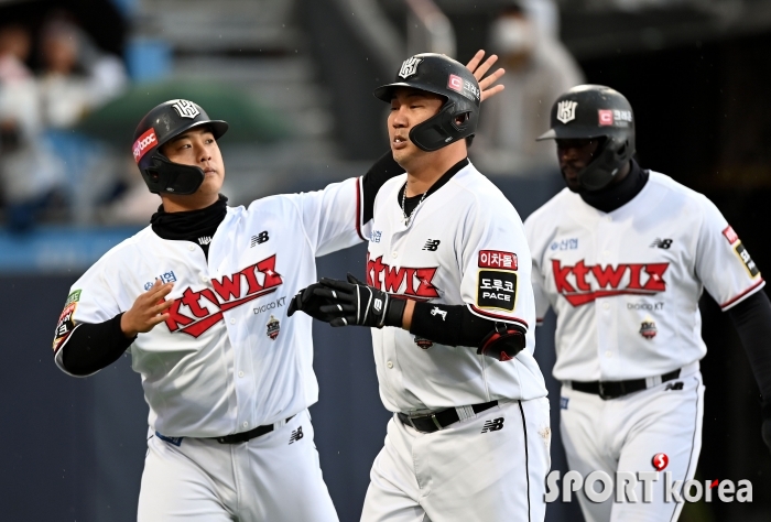 장성우, 역전 스리럼 홈런 폭발!