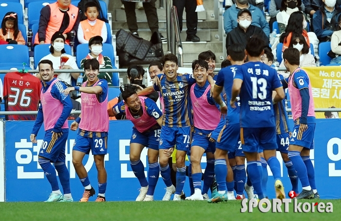 이청용, 우승 축포 선제골!