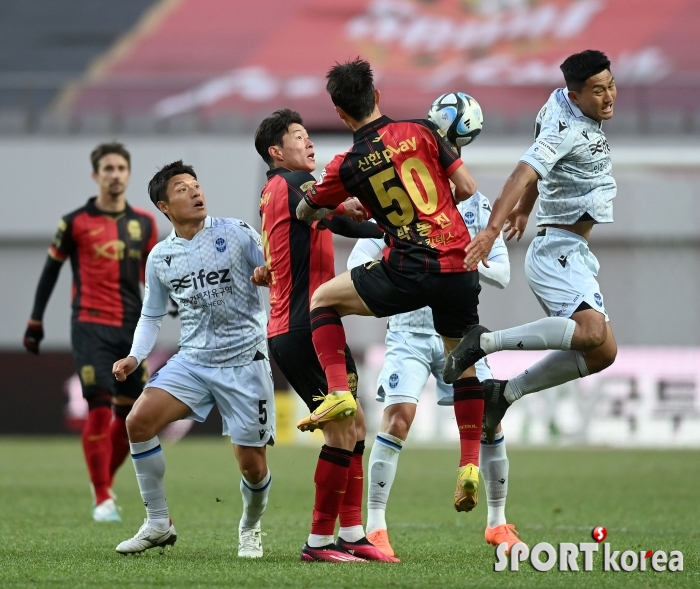 서울, 경인더비 2-1 승리