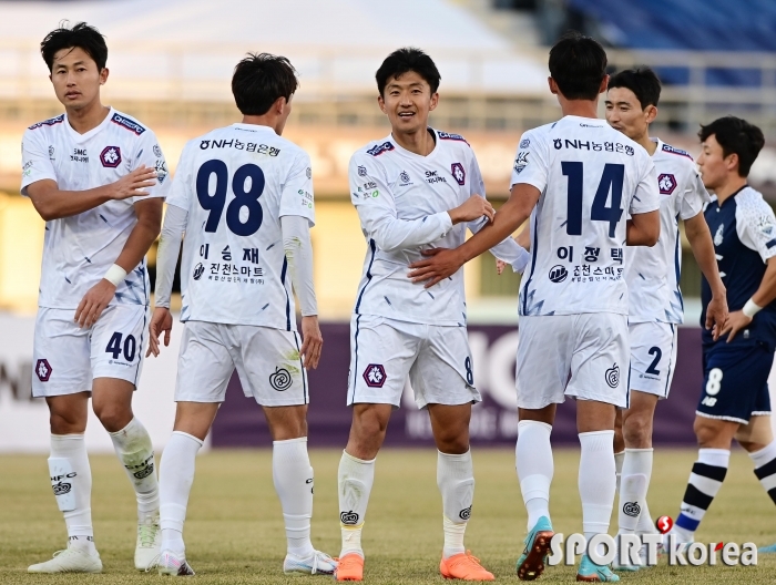 충북청주, 탄탄한 조직력으로 3-2 승리