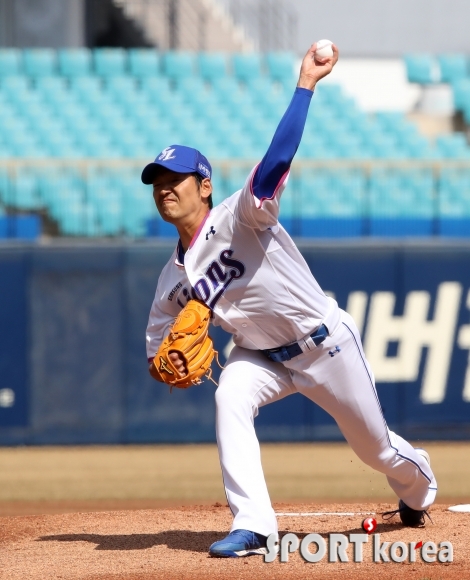 삼성 선발 백정현의 힘찬 투구!