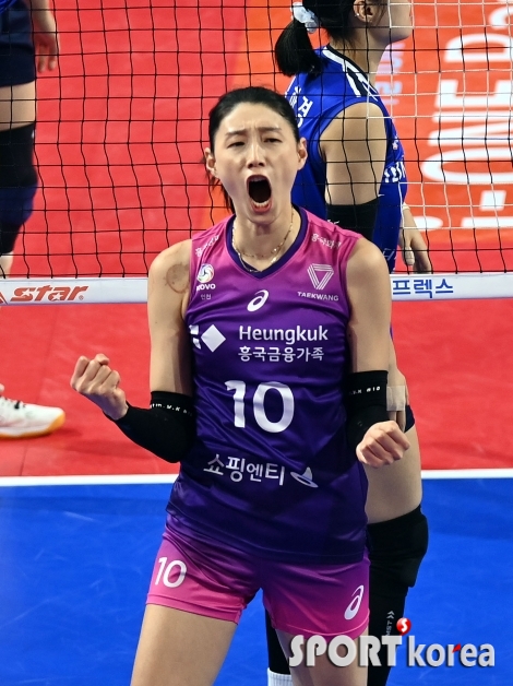 포효하는 김연경!