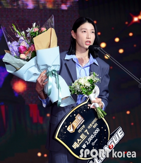 김연경, 베스트7에 선정되어 기뻐~