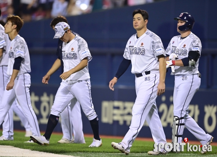 두산, SSG에 3-5 패하며 4연패 수렁