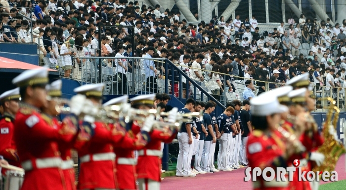 프로야구, 순국 선열에 대한 묵념