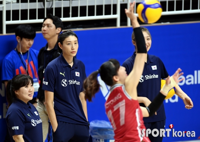 김연경 어드바이저, 매의 눈으로 선수들 관찰!