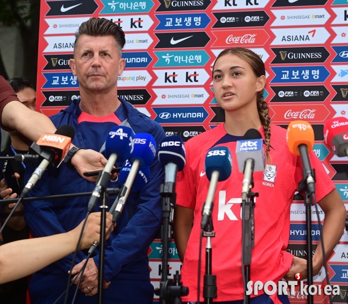 여자축구대표팀 최연소 케이시 페어