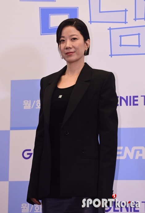 전혜진, 부드러운 미소