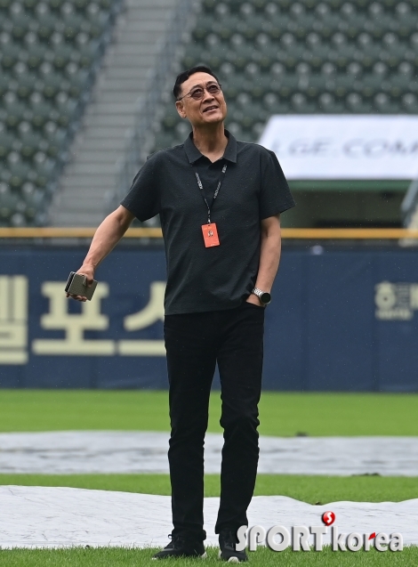 김용희 감독관, 다시 내리는 비