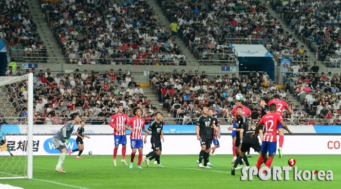 축구를 향핸 팬들의 열정