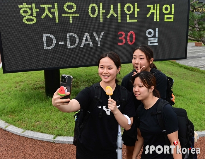 항저우AG D-30 여자 수구 대표팀 선수들