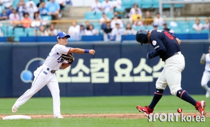 롯데 전준우, 아이고 병살이네~