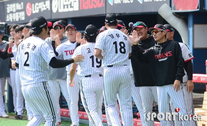 염경엽 감독 `금메달 축하해요`