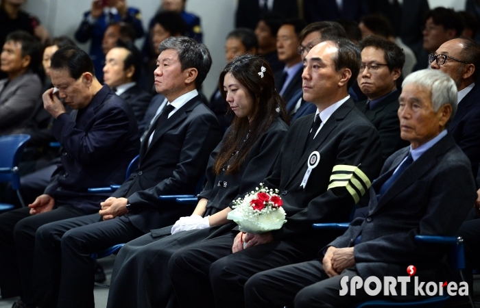 `故 박종환 감독 영결식` 슬픔에 잠긴 정몽규 회장 및 유가족