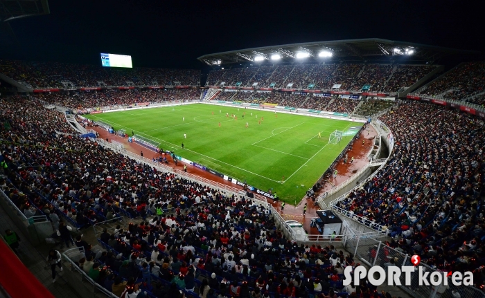 축구대표, 베트남과 경기 만원 관중