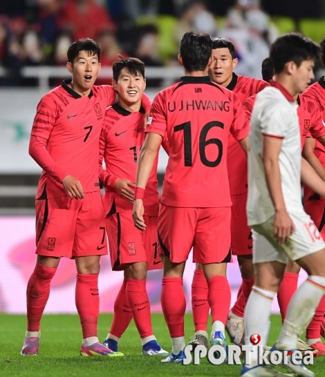 손흥민-이강인-김민재, 한국 축구의 현재와 미래