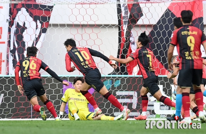 서울, 지동원 결승골로 강원에 2-1 승리