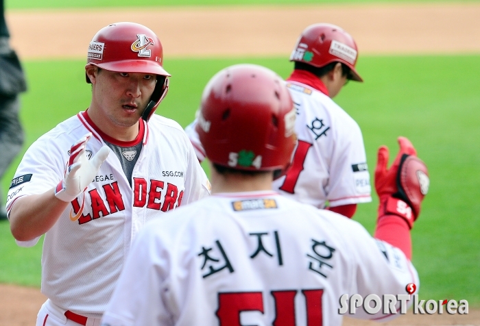 투런포 하재훈, 끝까지 포기못해~