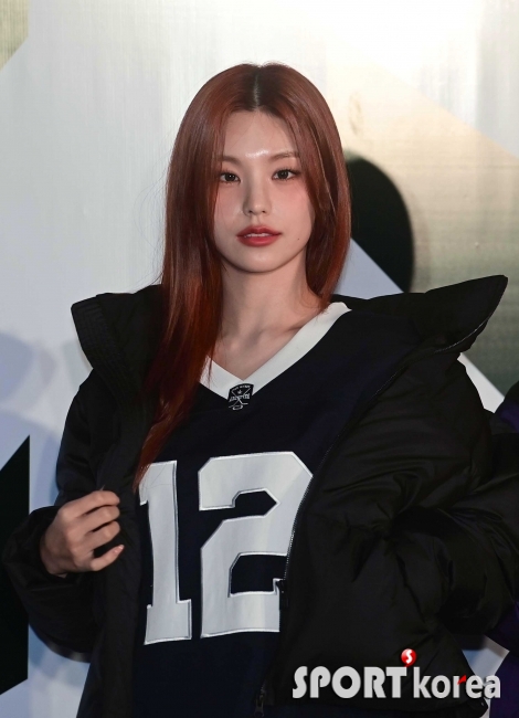 ITZY 예지, 집중하는 고양이