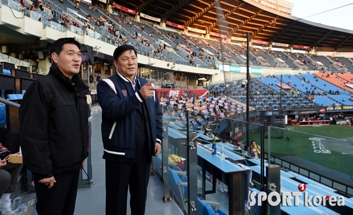 허구연 KBO 총재 `한국시리즈 1차전 안전 전검`