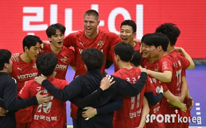 한전, 삼성화재에 3-0 완승