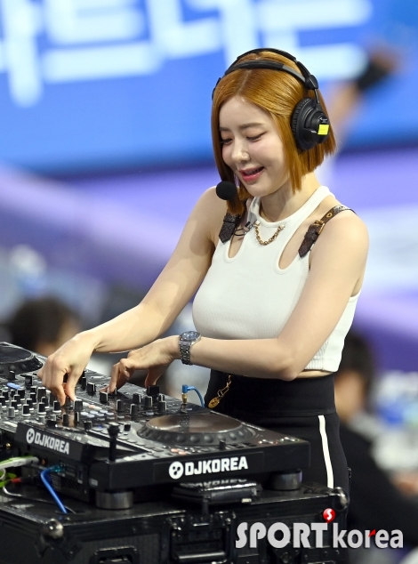 DJ 소다 `음악을 느끼며`