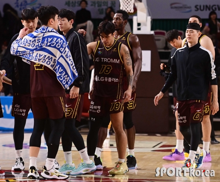 LG, 79-83으로 패하며 힘겨운 2위 싸움