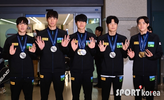 금의환향 하는 한국수영대표팀