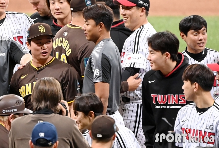 고우석 `반가운 얼굴들`