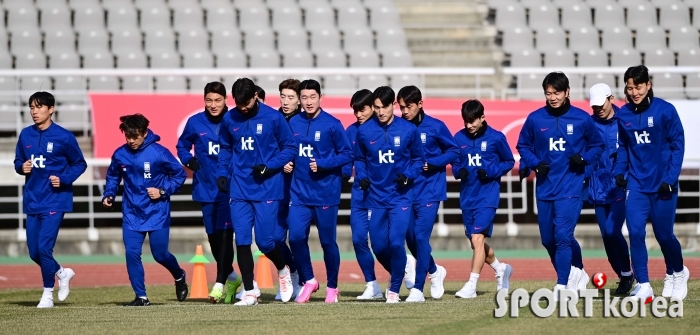위기의 한국 축구 소집 훈련