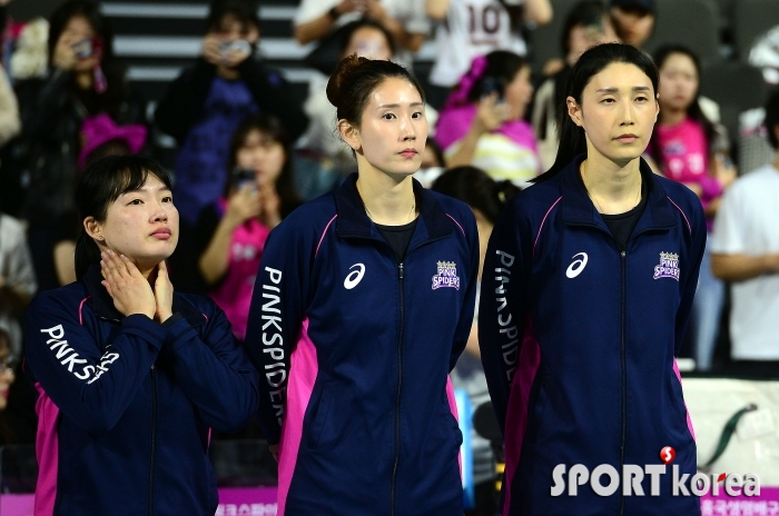 김해란-김수지-김연경 `준우승이 너무 아쉬워~`