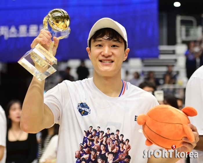 23-24 챔피언결정전 MVP 허웅