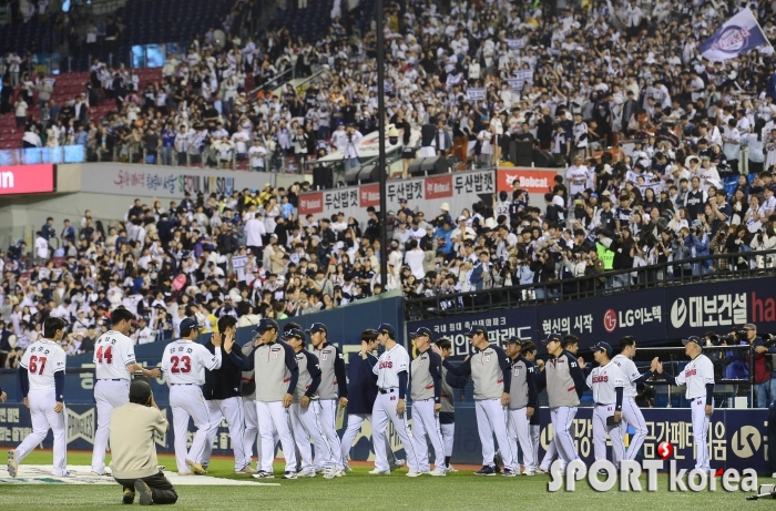 두산, DH 2차전도 승리하며 8연승 질주