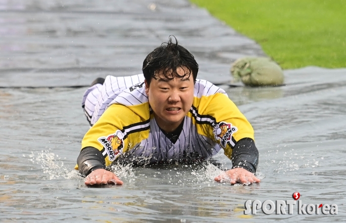 김범석, 안전하게 조심조심