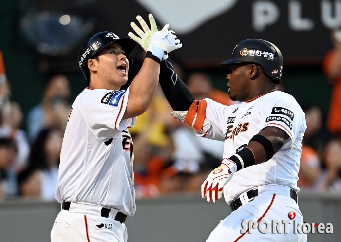 페라자, 홈런 공동 1위 축포~