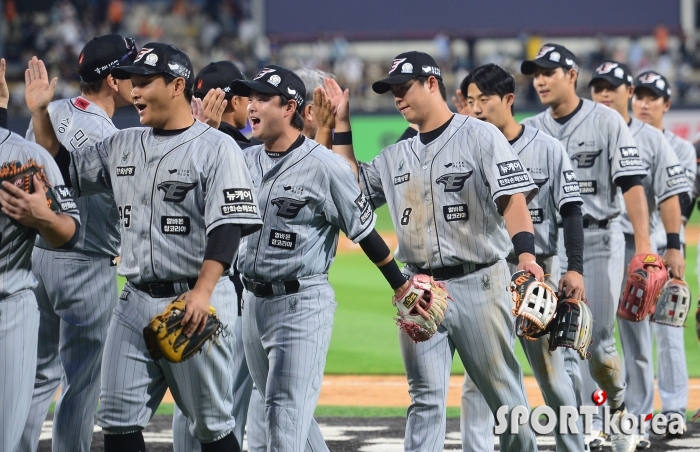 한화, KT에 6-0승리 거두며 김경문 감독 효과 본 스윕승