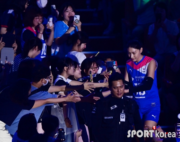 국가대표 은퇴 경기 참석한 김연경