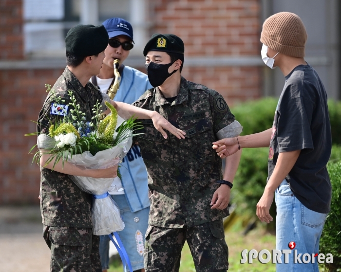 BTS 진-지민, 전역 축하해!