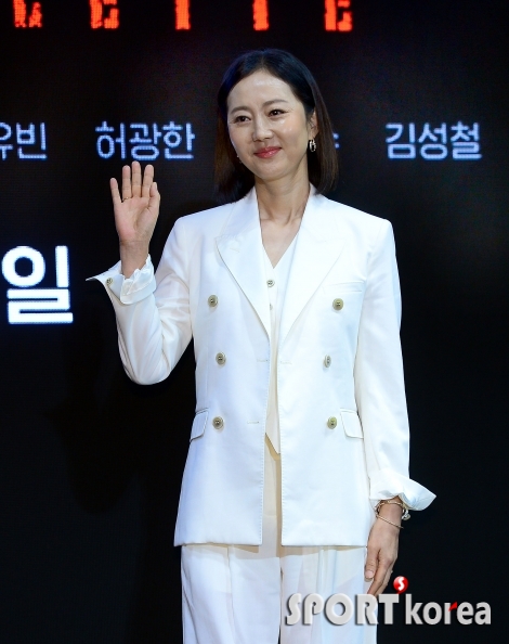 염정아, 샤방샤방 손인사~