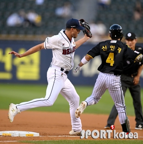 신민재 `세이프 맞죠`