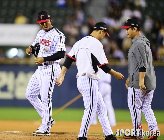 KBO 불펜 데뷔하는 에르난데스