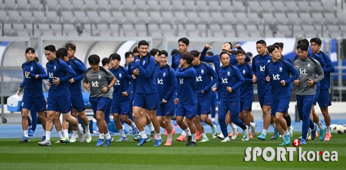 축구대표, 화기애애한 러닝