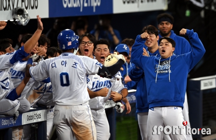 디아즈의 연타석 홈런에 환호하는 삼성!