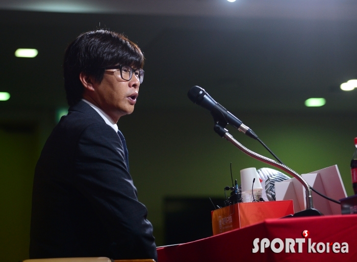 신상우 감독, 신임 여자축구대표팀 취임 기자회견