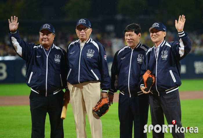 KS 1차전 시구-시타-시포 마친 김응용-김성한-김종모