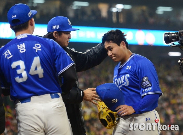 이승현, 3.2이닝 2실점 구자욱의 쓰담쓰담