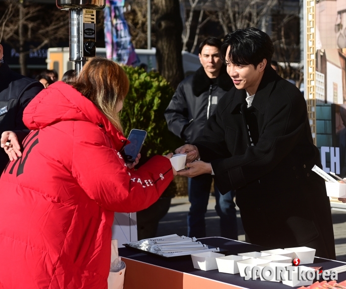 이승기, 만두 드세요